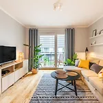 Komfortowy Apartament Z Parkingiem